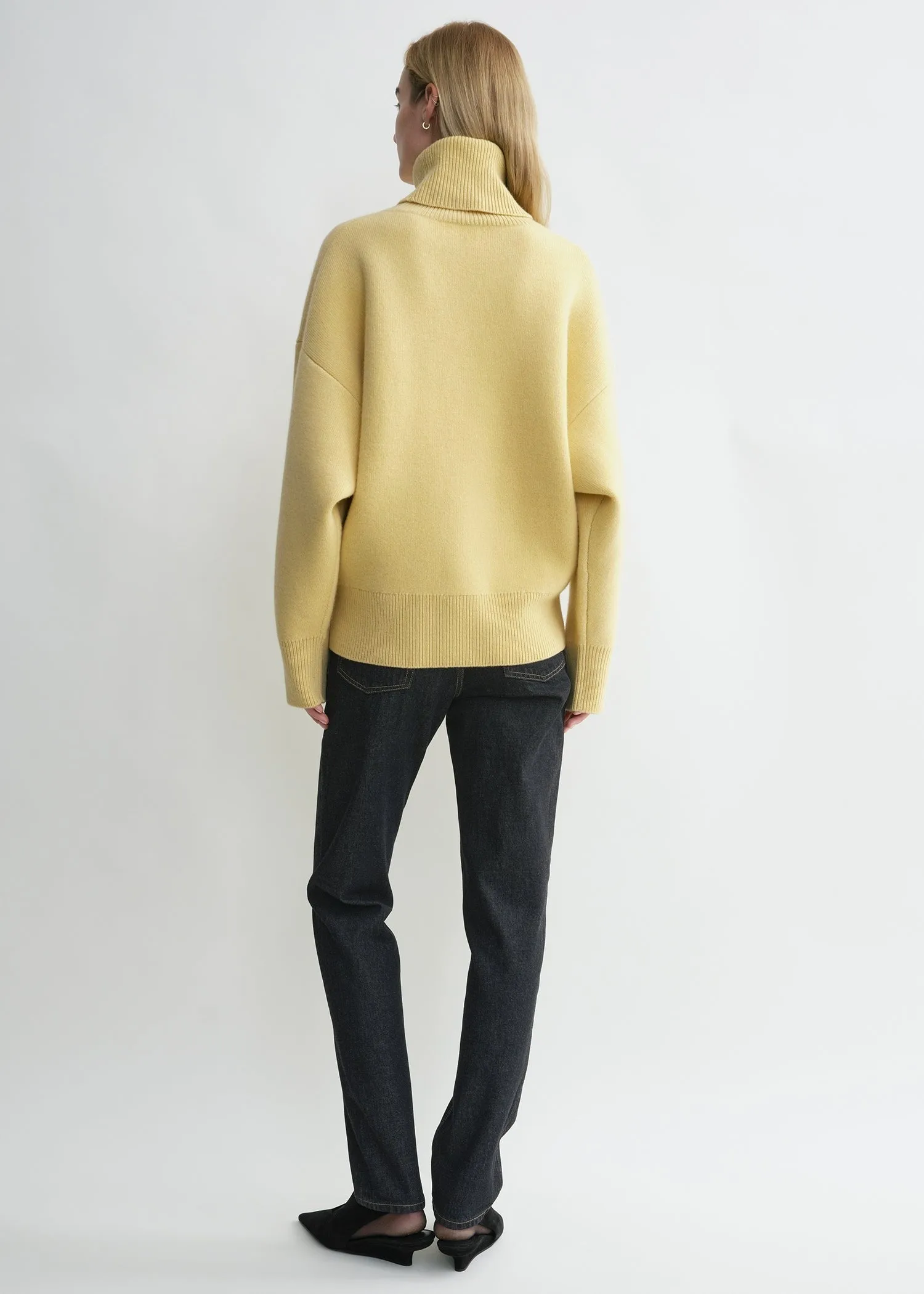 Double-knit turtleneck soft yellow